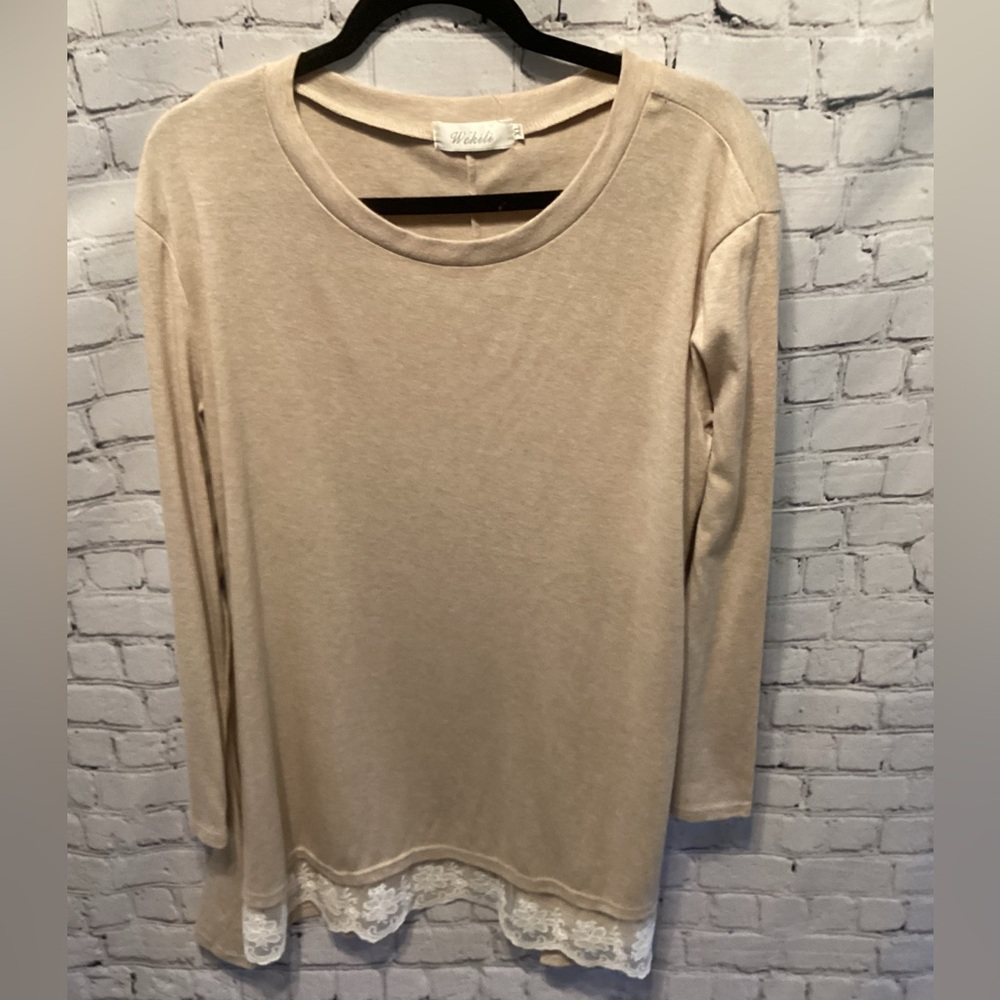Wekili Tan Shirt with Lace Bottom